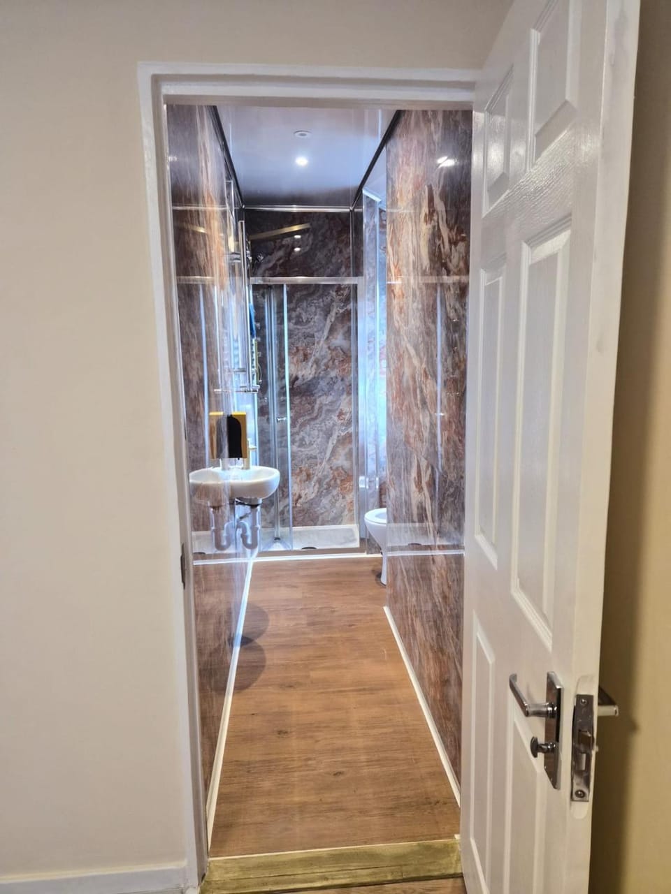 Double Room En-suite Parking14 near Edinburgh Airport 8 Mi Vacation rental in Scotland