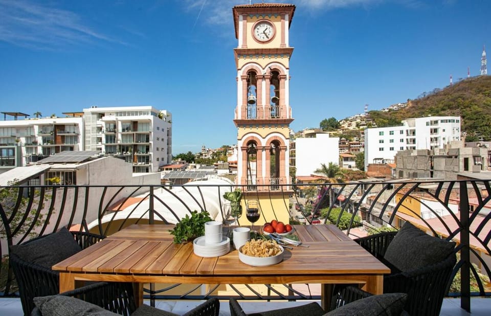 DVine Escape Chic 2BR 2BA with Rooftop Pool and Oasis Apartment in Puerto Vallarta