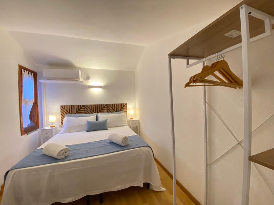 Costa Rei Panoramic Terrace- Free Parking- BBQ-Netflix House in Costa Rei