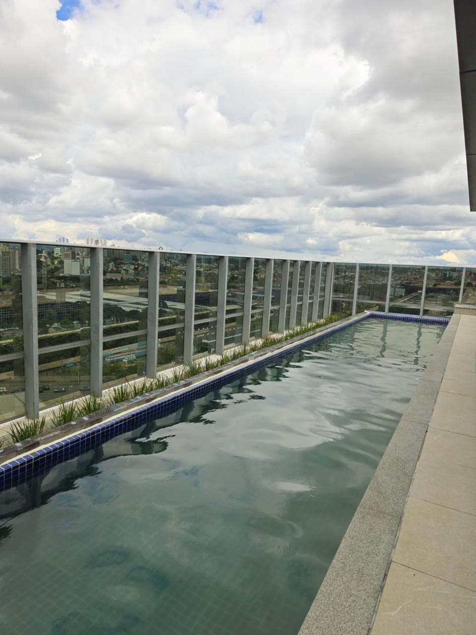 Lindo Studio, bem localizado com piscina e academia Apartment in Curitiba