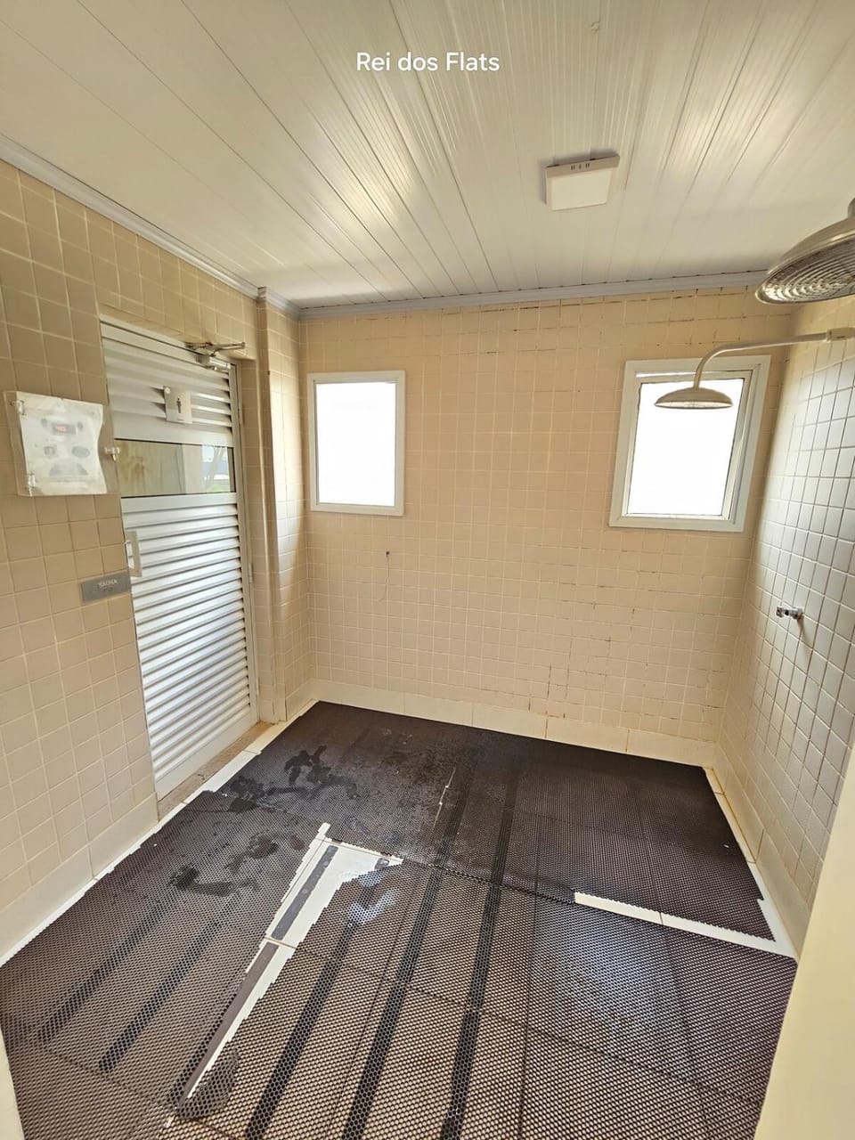 Shower, Sauna