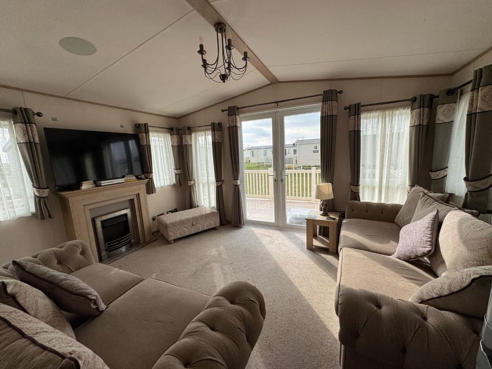 Hurleys Haven Home From Home Mini Lodge At Camber House in Camber
