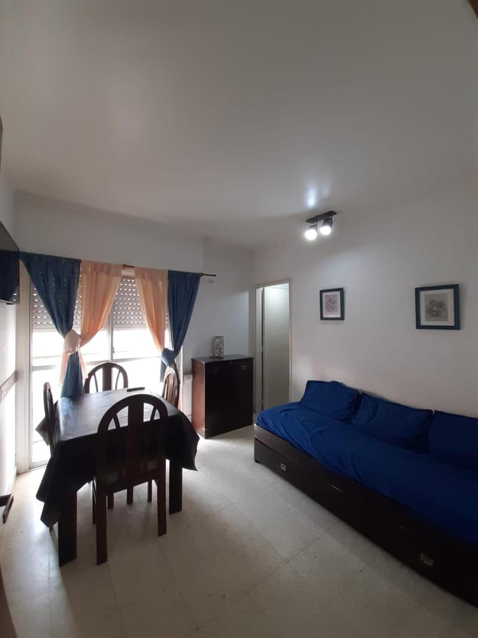 Bed, Dining area