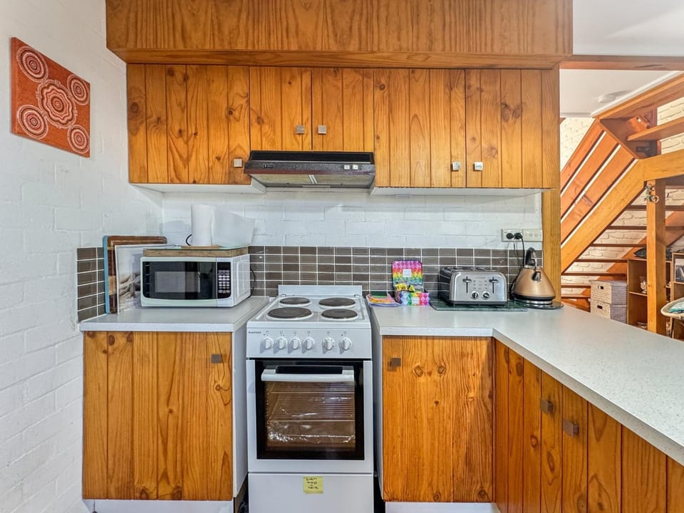'Broulee Break' -2-Bed Beach House with Games Room House in Broulee