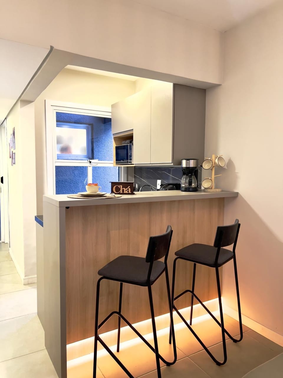 Coffee/tea facilities, Kitchen or kitchenette, Dining area, minibar, stove, toaster