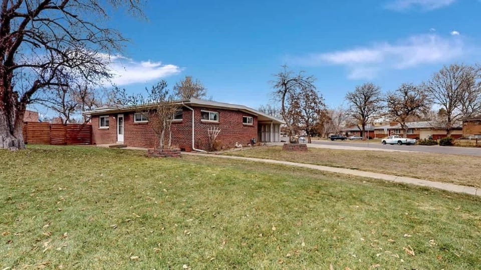 Charming Three Bedroom Home in Littleton House in Littleton