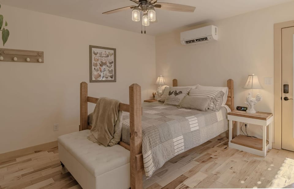 The Inn at Beulah Farm - The Coop Bed and Breakfast in Lake Cumberland