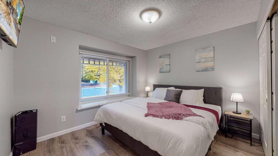 Comfortable Family Friendly Home on Quincy Reservoir House in Centennial