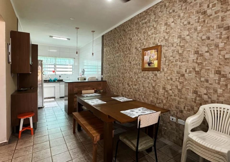 Kitchen or kitchenette, Seating area, Dining area