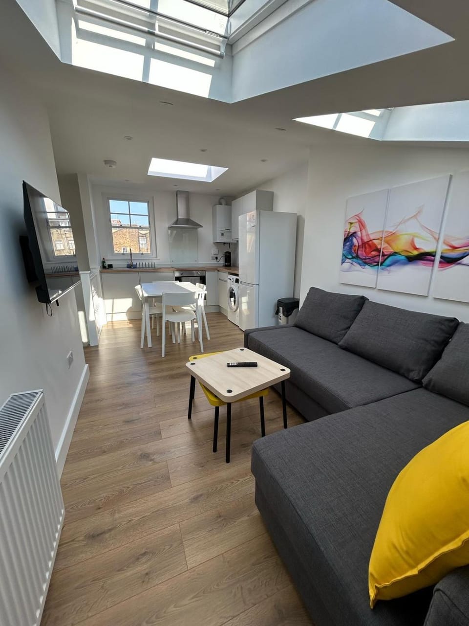Communal lounge/ TV room, TV and multimedia, Living room, Seating area
