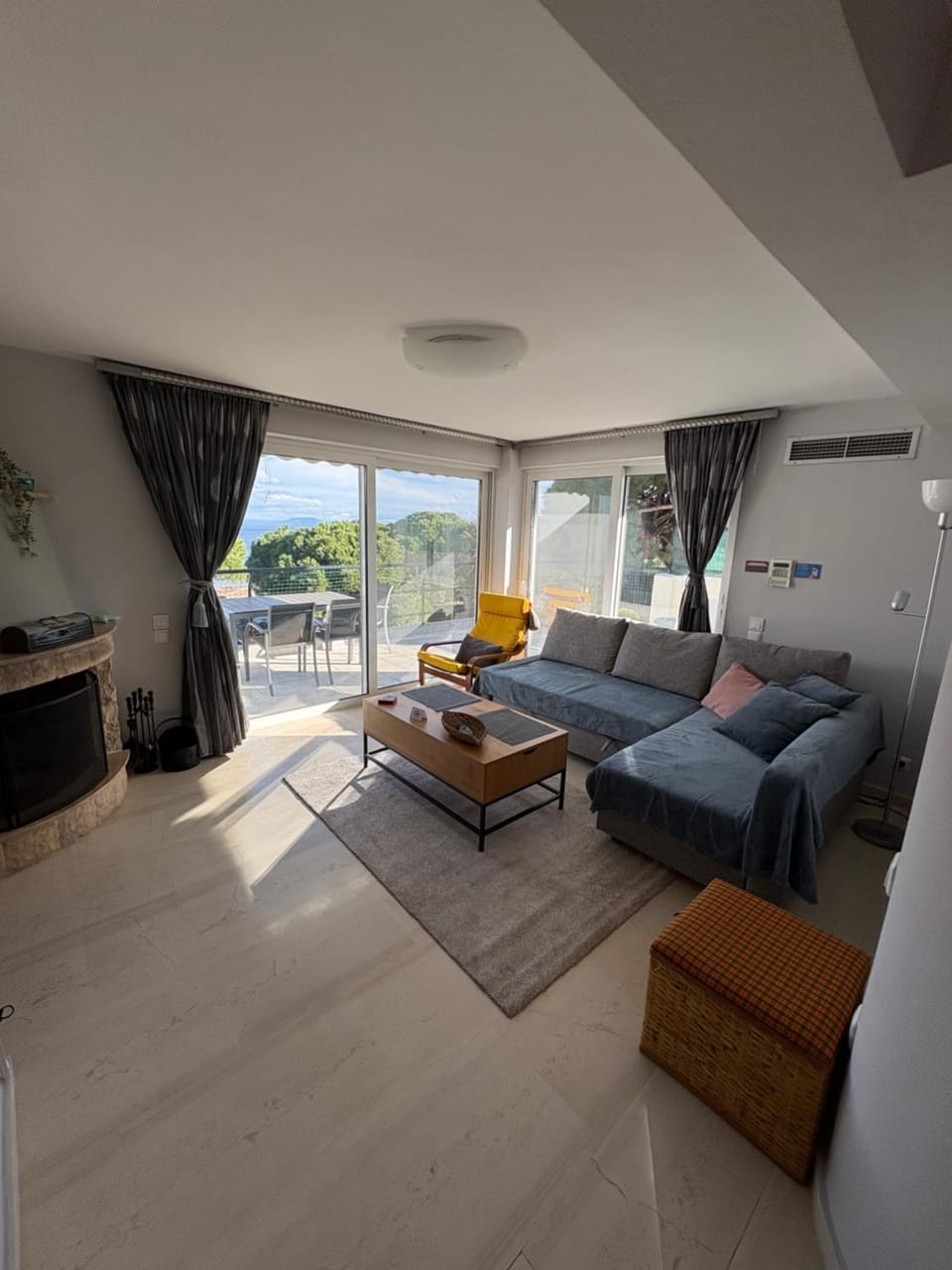 View (from property/room), Balcony/Terrace, Living room, Seating area