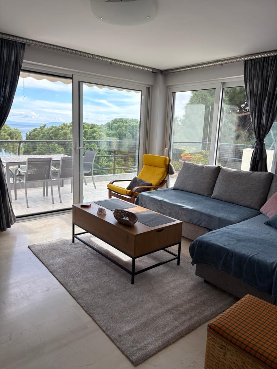 View (from property/room), Balcony/Terrace, Living room, Seating area