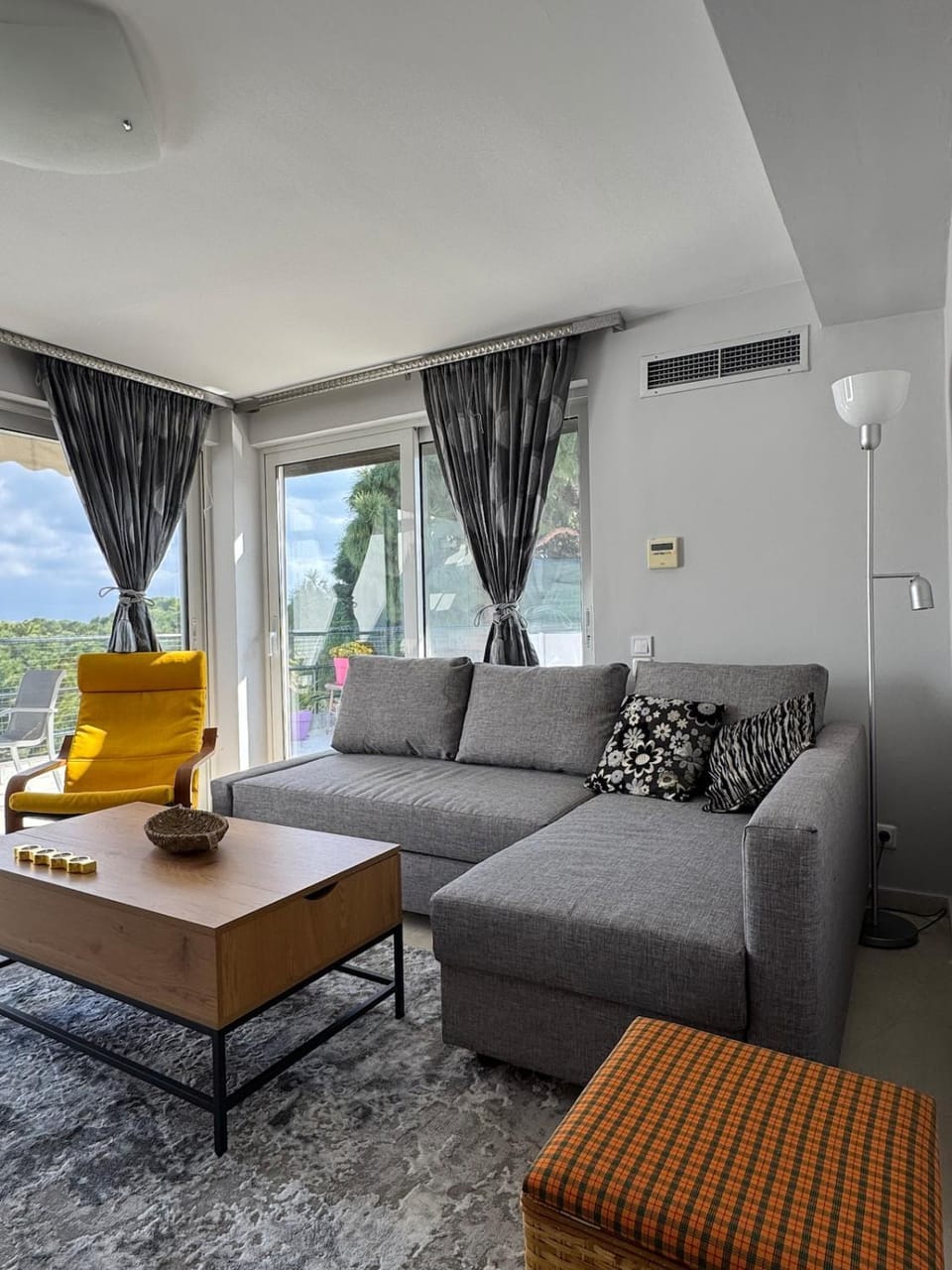 Balcony/Terrace, Living room, Seating area, Garden view, Sea view