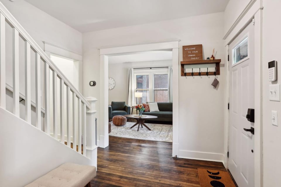 Urban Oasis by 5 Mins to Eat St, Downtown, & Convention Center House in Minneapolis