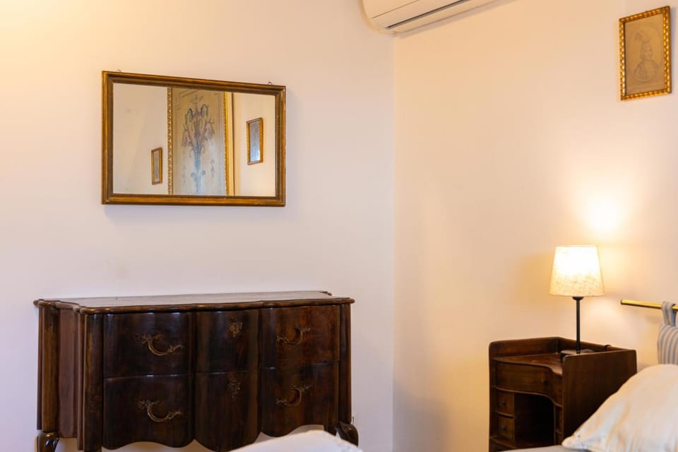 Bed, Photo of the whole room, Bedroom, air conditioner