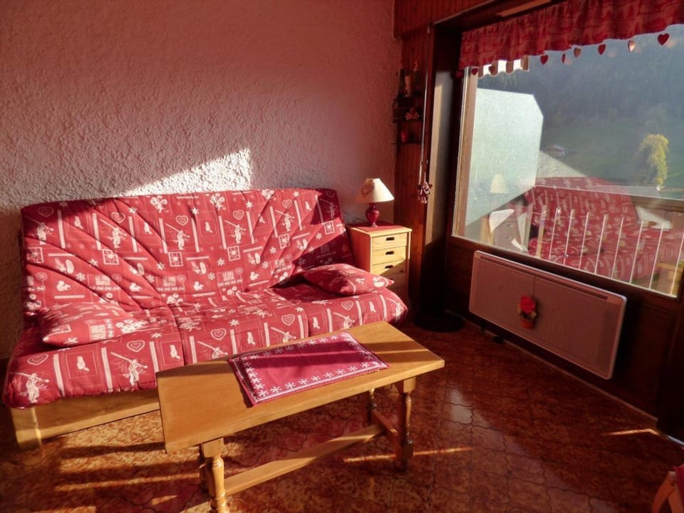 Studio Montagne, Balcon Sud, 4 Pers, Le Grand-Bornand - FR-1-458-215 Apartment in Le Grand-Bornand