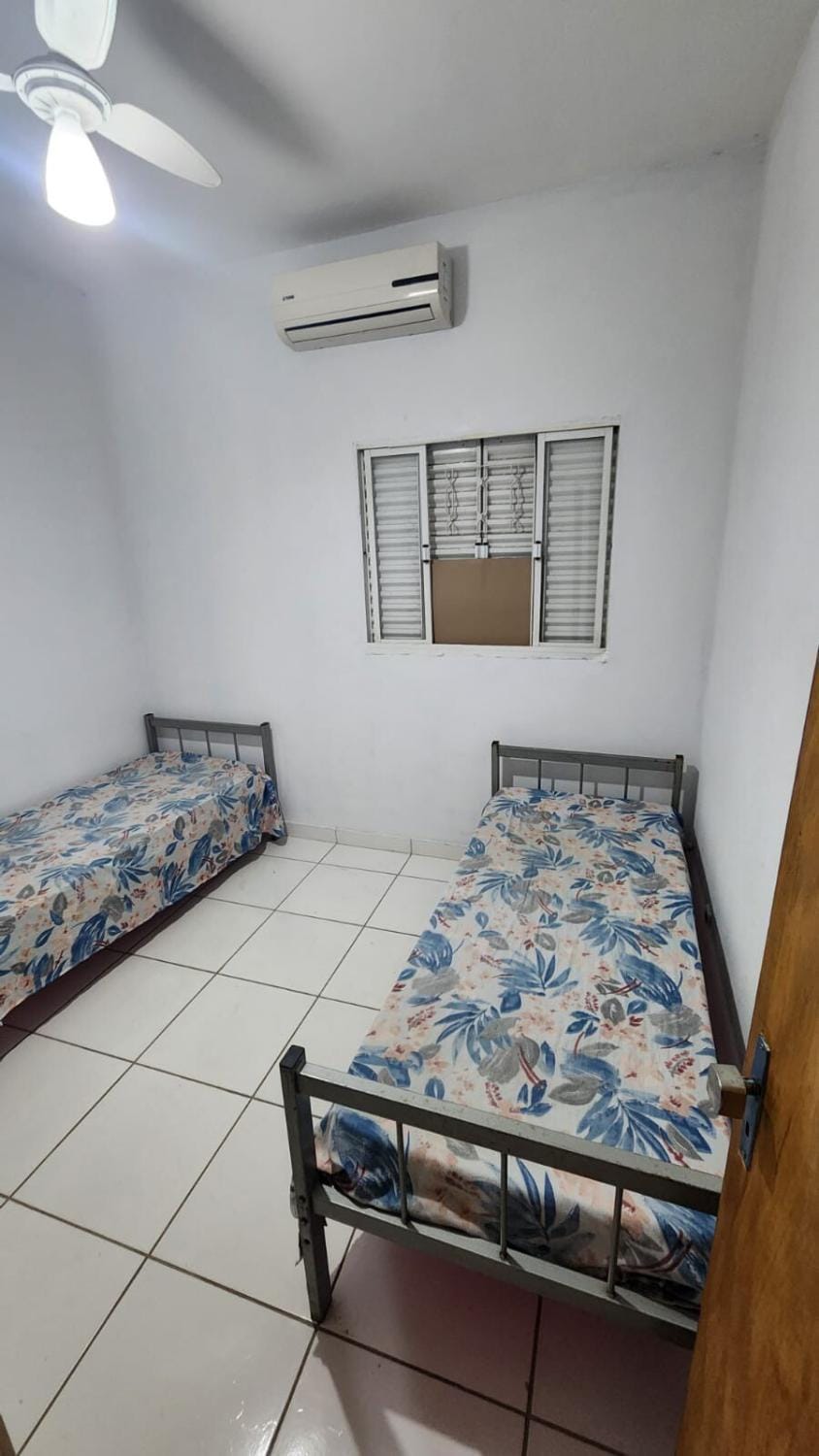 Bed, Photo of the whole room, Bedroom, air conditioner