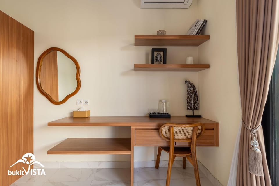 Seating area, Bedroom