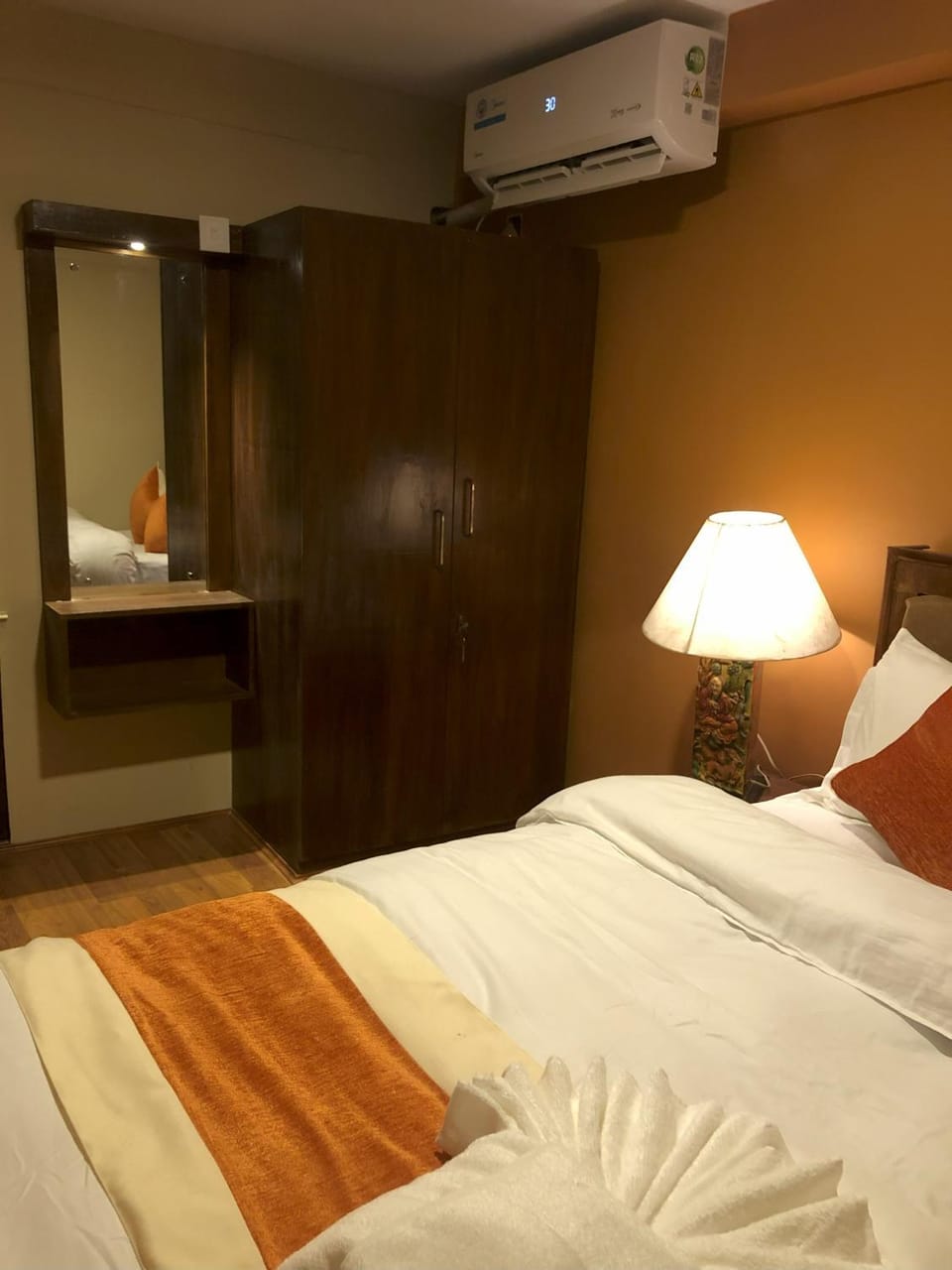 Bed, Bedroom, wardrobe, air conditioner
