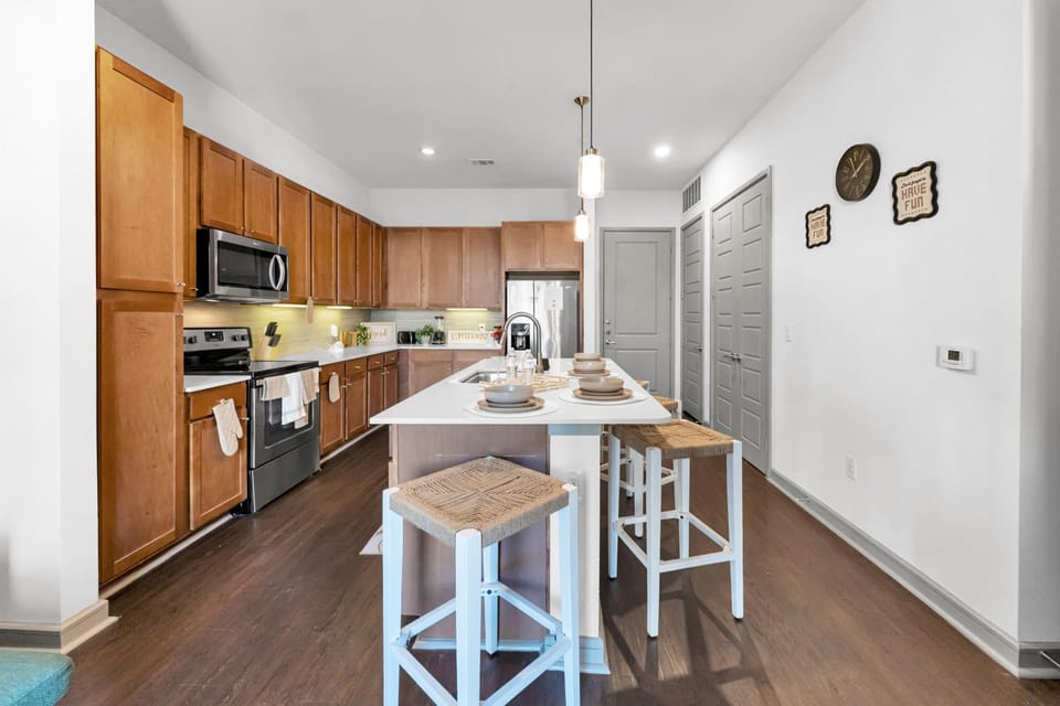 DT Loft with Pool, Gym, UG Parking Apartment in Houston