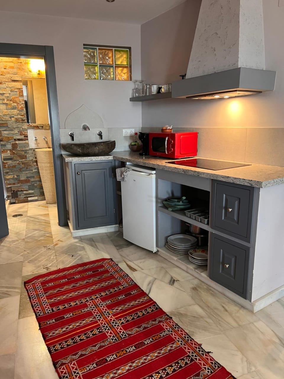 Kitchen or kitchenette