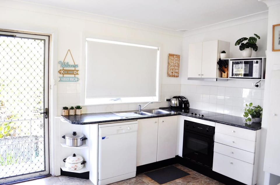 Capeview 2 - Bring your own linen Apartment in South West Rocks
