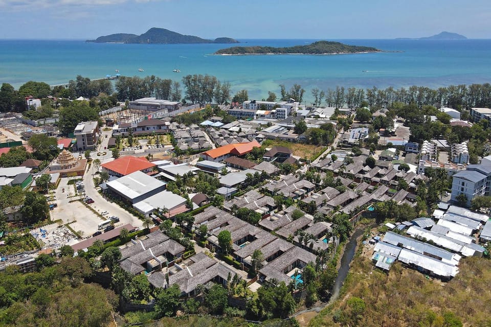 Property building, Nearby landmark, Day, Neighbourhood, Bird's eye view