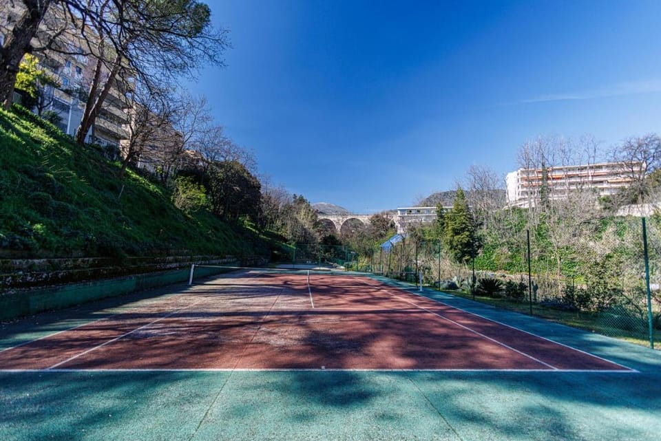 Bel appartement Terrasse- Piscine- Tennis- Parking Apartment in Vence