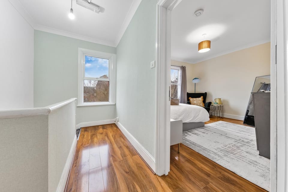 Sleek Private Bedroom In Shared London Home For Two - Bedroom2 Vacation rental in London