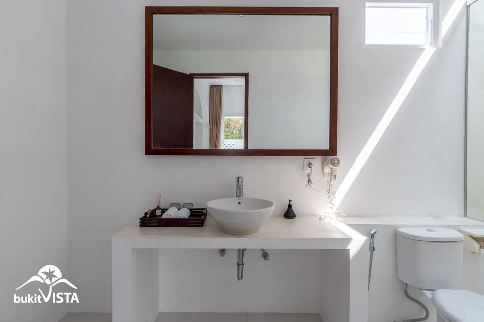 Toilet, Bathroom, towels