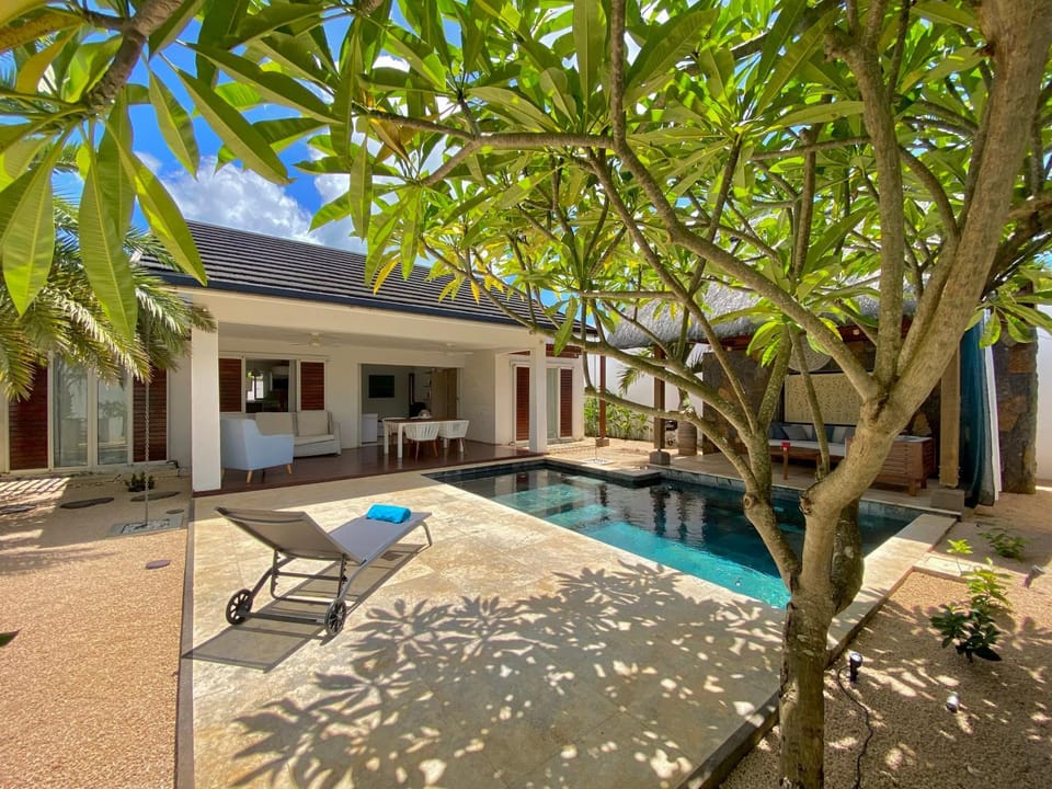 Property building, Patio, Garden, Garden, Pool view