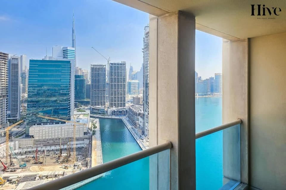 Gorgeous 1-Bedroom Apartment at Churchill Tower - Business Bay Apartment in Dubai