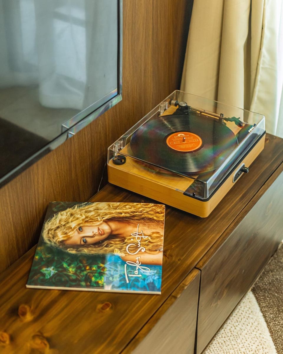 Japandi Luxe,2 Bed Coffee Bar,Gym,Vintage Vinyl,Japanese aesthetics, 2Bed! Apartment in Nairobi County
