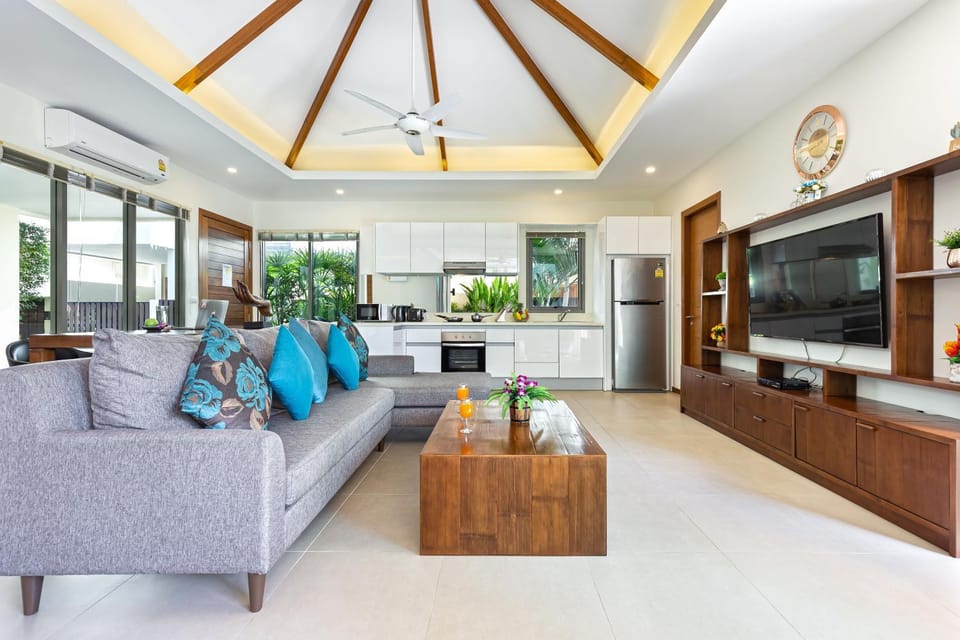 TV and multimedia, Living room, Seating area