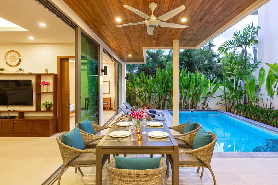 TV and multimedia, Dining area, Swimming pool