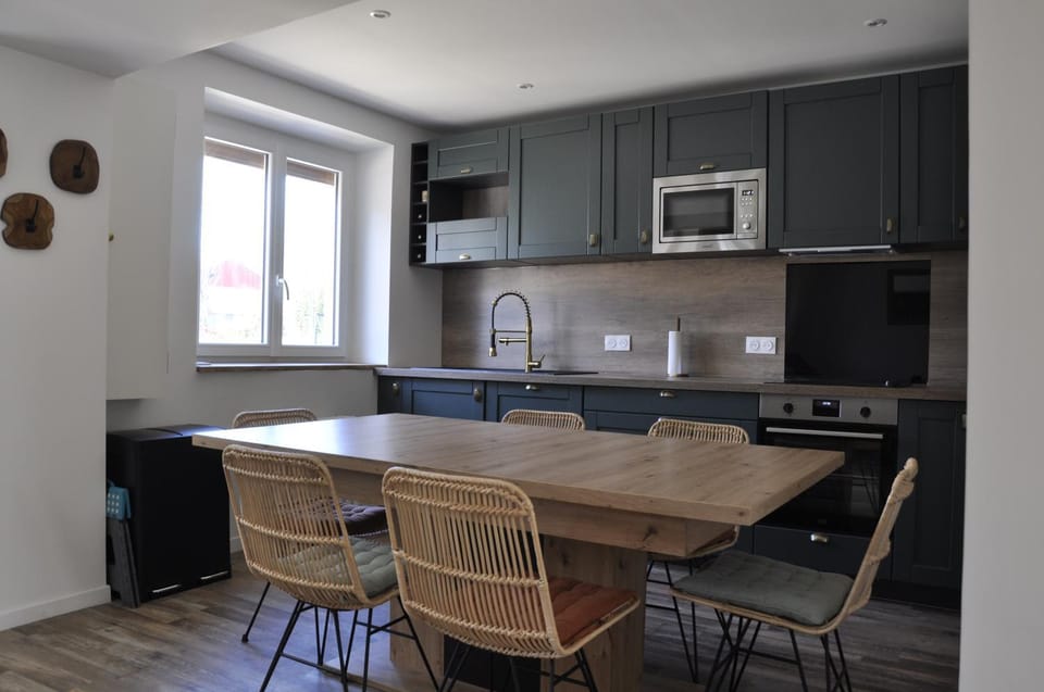 dishwasher, microwave, oven, kitchen