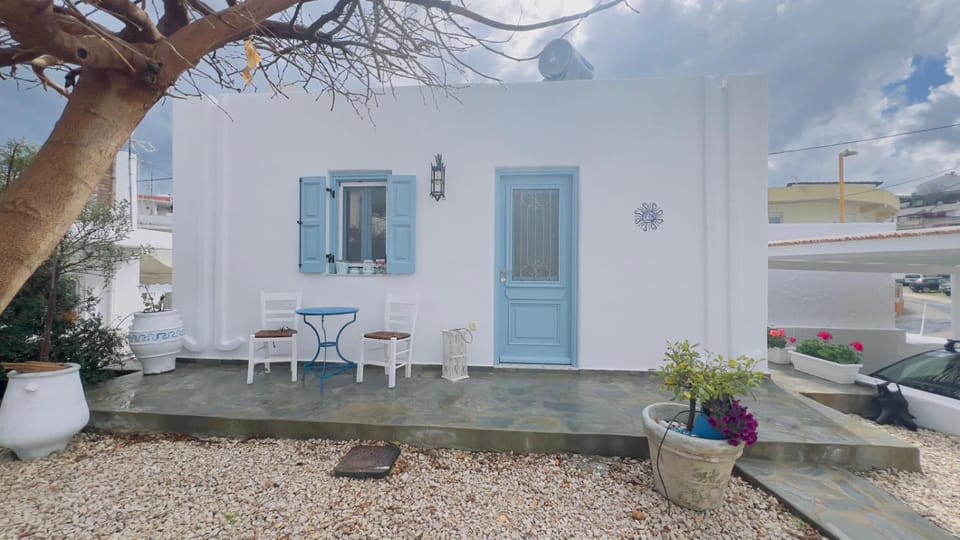 Property building, Guests