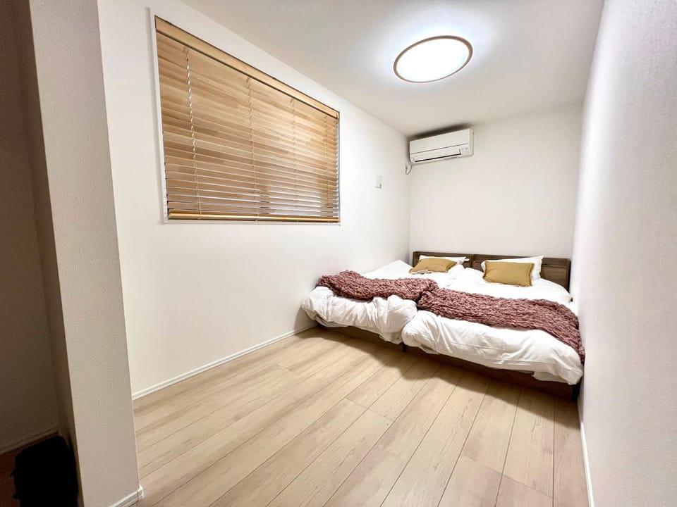 Bed, Bedroom, air conditioner