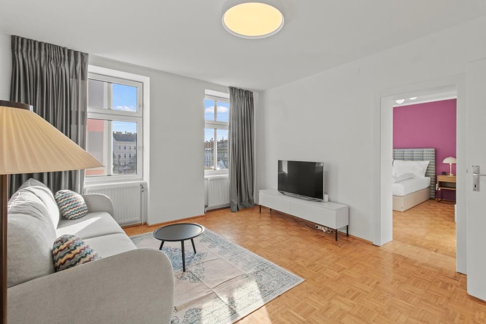 Communal lounge/ TV room, TV and multimedia, Living room, Photo of the whole room, Evening entertainment