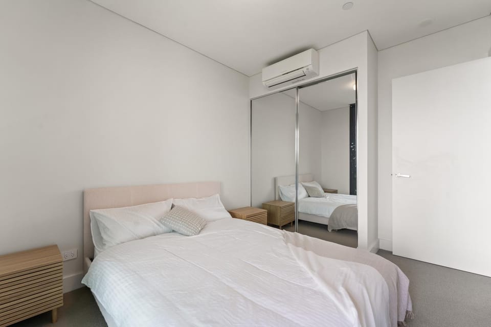 Bed, Photo of the whole room, Bedroom, wardrobe, air conditioner