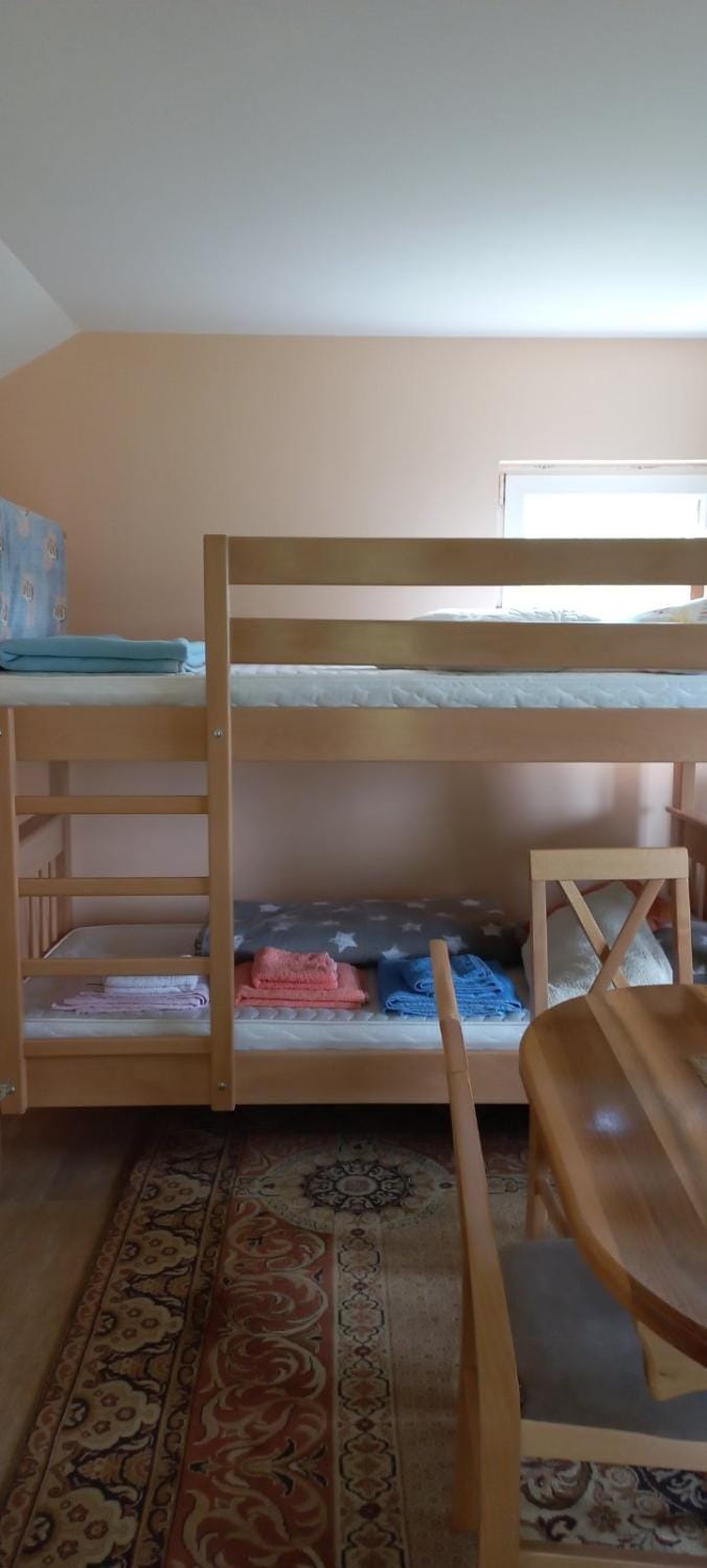 Bedroom, bunk bed
