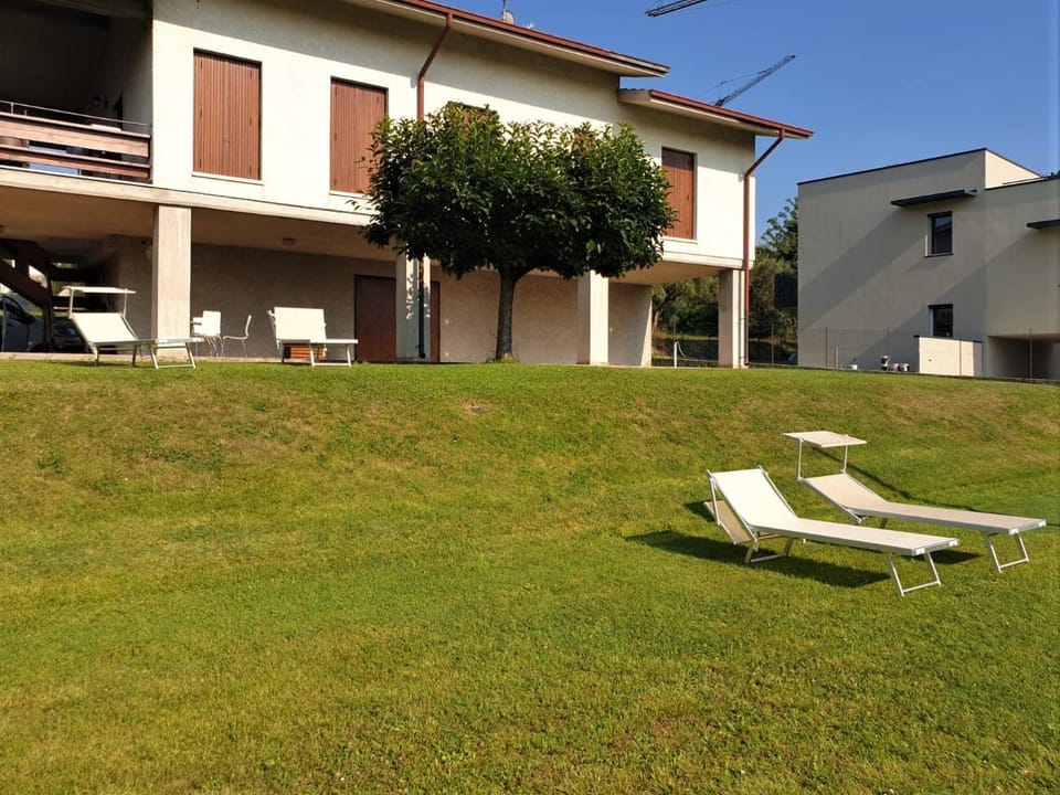 Property building, Facade/entrance, Off site