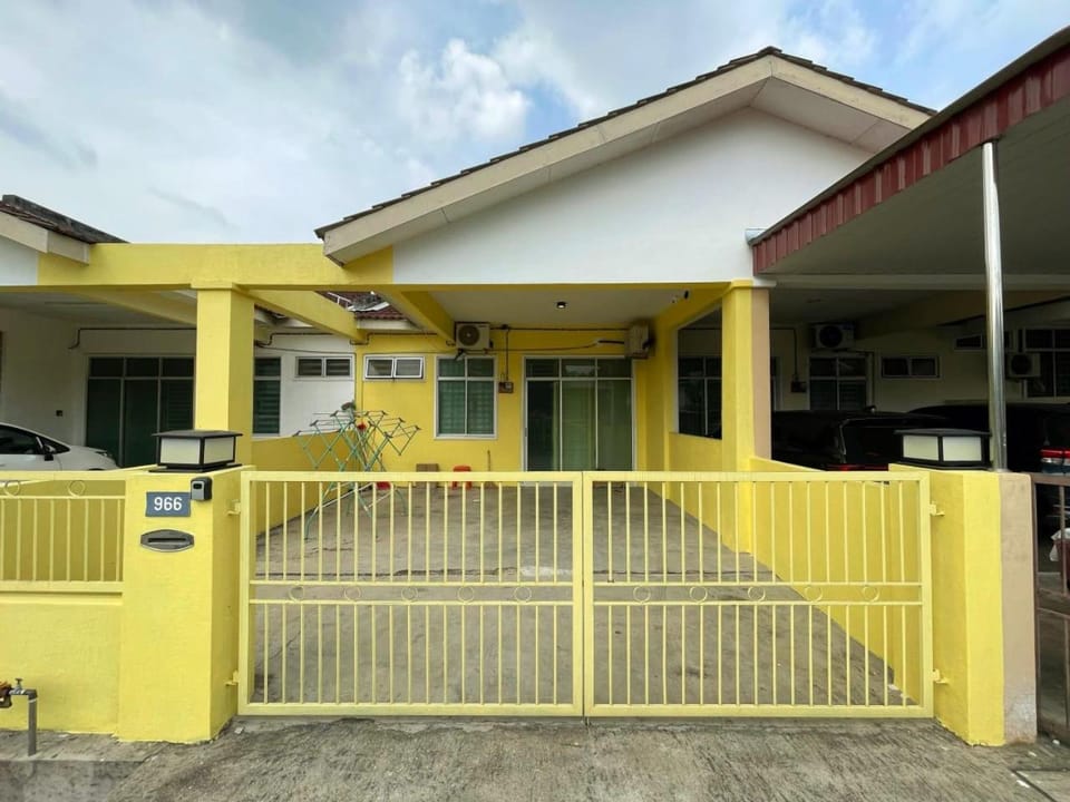 Jovial Single Storey Cozy Haus 9Pax House in Penang