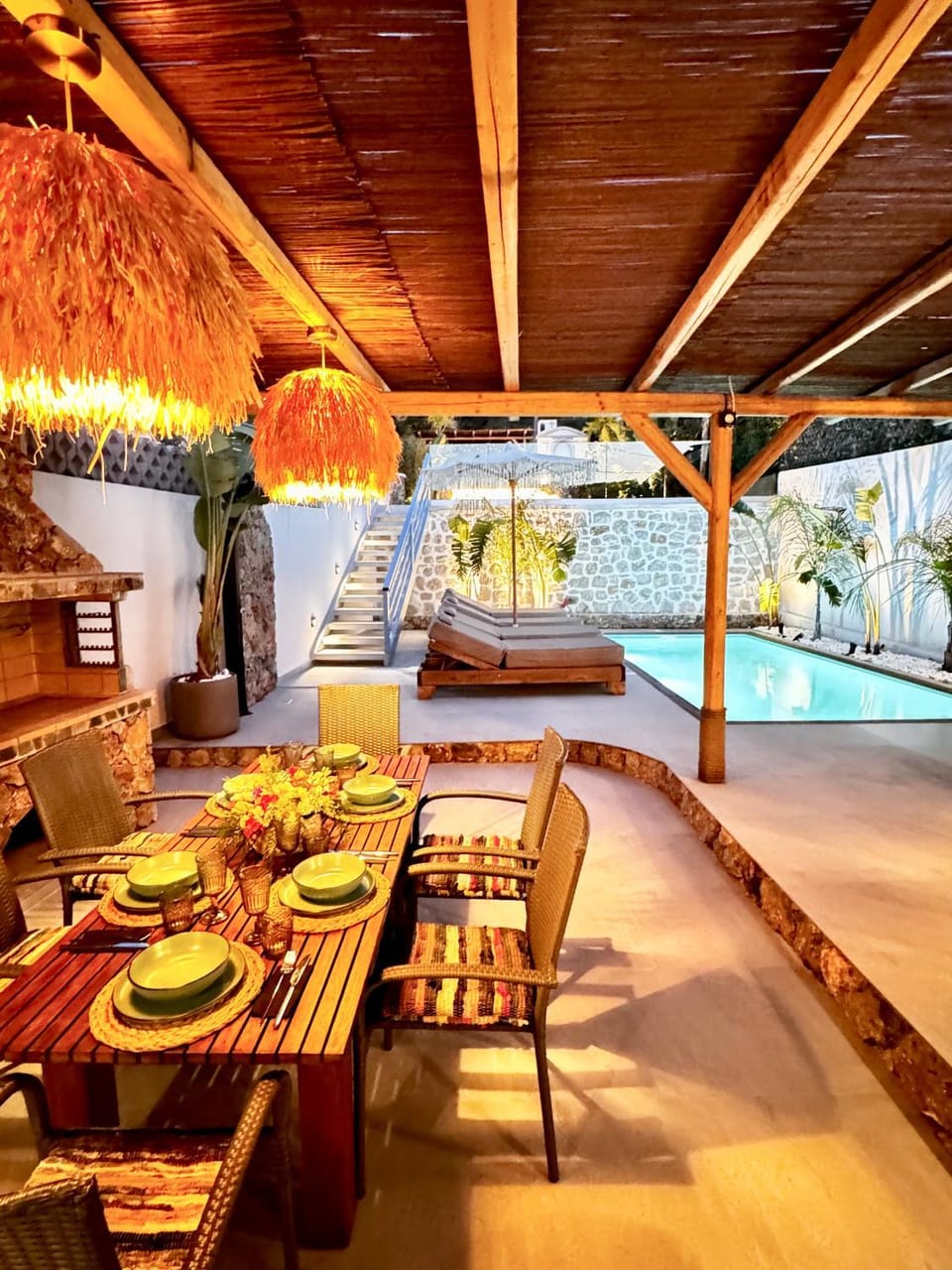 Dining area, Pool view, Swimming pool, Swimming pool, sunbed