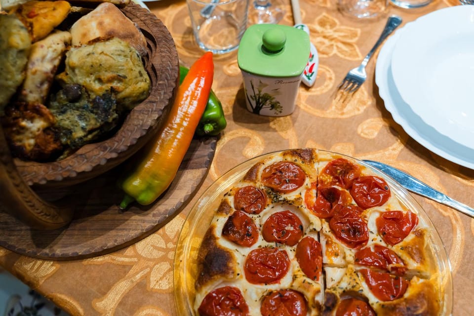 Food and drinks, Decorative detail, Food, Lunch, Dinner