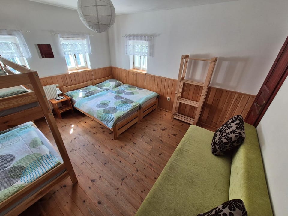 Bed, Seating area, Bedroom, Area and facilities, bunk bed