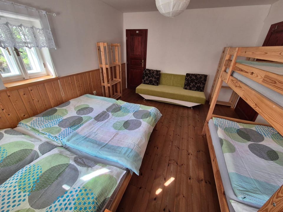 Bed, Seating area, Bedroom, Area and facilities, bunk bed