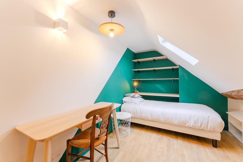 Bed, Bedroom