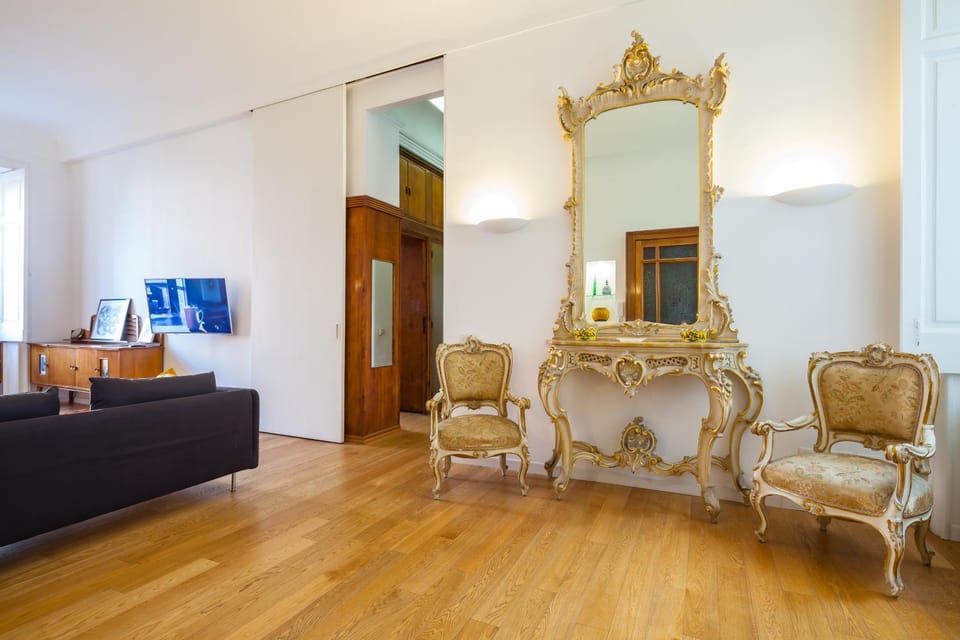 TV and multimedia, Living room, Dining area