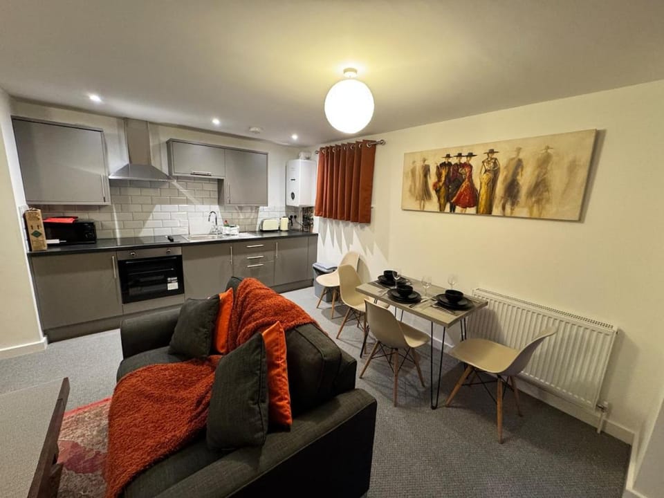 town centre 3, 1st floor, king bed entire flat Apartment in South Cambridgeshire District